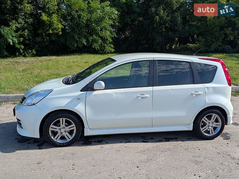 Хэтчбек Nissan Note 2011 в Деражне фото 6 Хэтчбек Nissan Note 2011 в Деражне