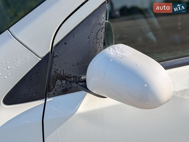 Хэтчбек Nissan Note 2011 в Деражне фото 11 Хэтчбек Nissan Note 2011 в Деражне