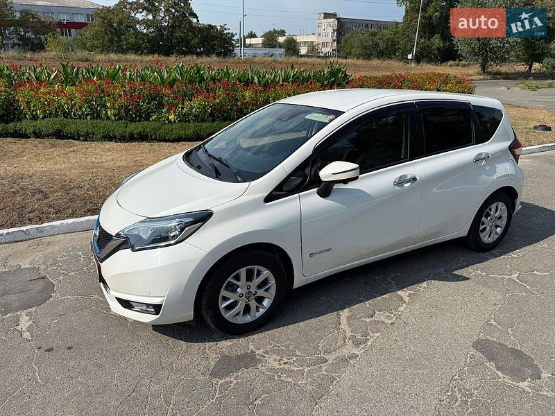 Хэтчбек Nissan Note 2018 в Киеве фото 3 Хэтчбек Nissan Note 2018 в Киеве