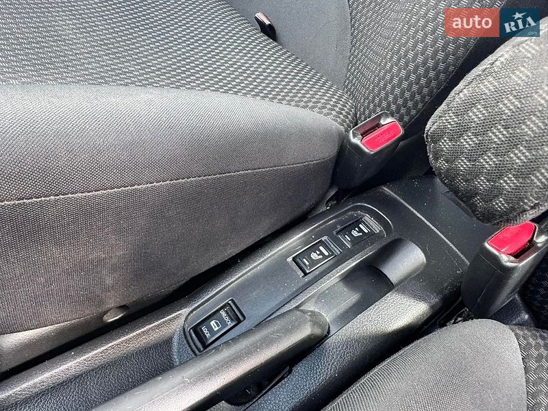 Хетчбек Nissan Note 2006 в Житомирі