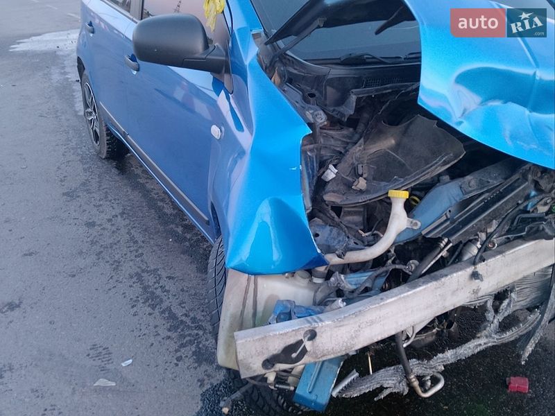 Хэтчбек Nissan Note 2006 в Херсоне