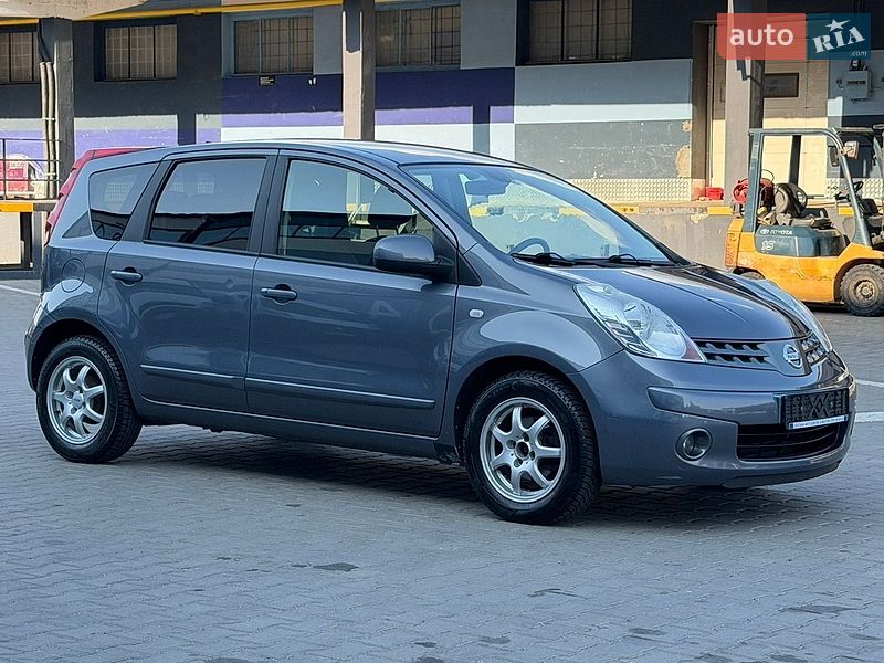 Хэтчбек Nissan Note 2009 в Ровно