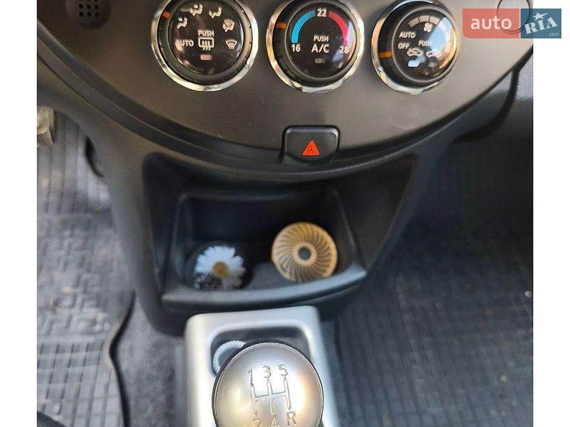 Хэтчбек Nissan Note 2011 в Виннице