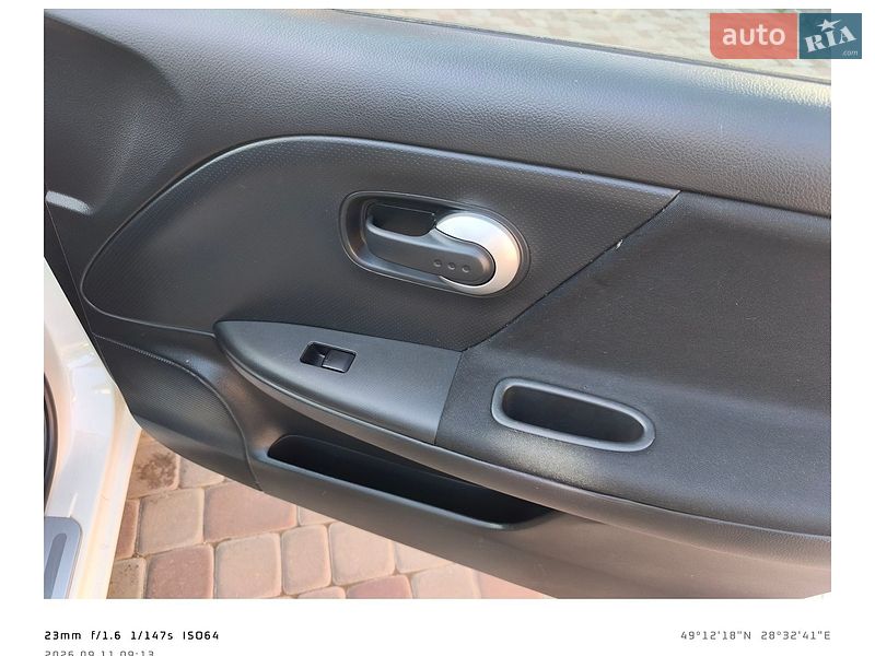 Хэтчбек Nissan Note 2011 в Виннице