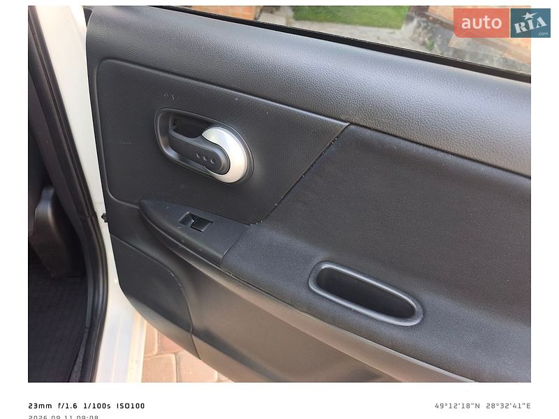 Хэтчбек Nissan Note 2011 в Виннице