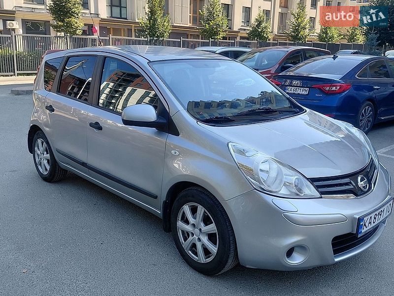 Хэтчбек Nissan Note 2012 в Ирпене Хэтчбек Nissan Note 2012 в Ирпене