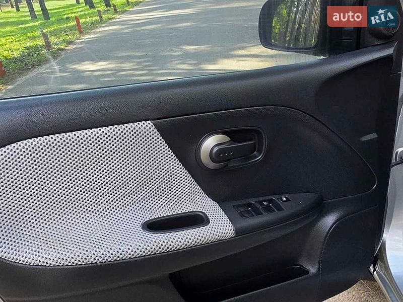 Хетчбек Nissan Note 2007 в Києві