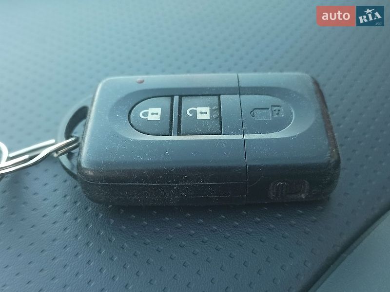 Хэтчбек Nissan Note 2012 в Владимире