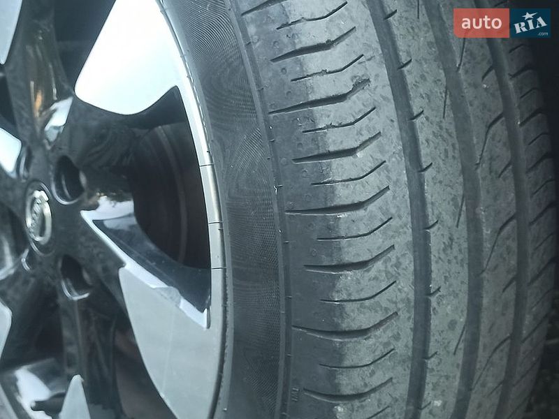 Хэтчбек Nissan Note 2012 в Владимире
