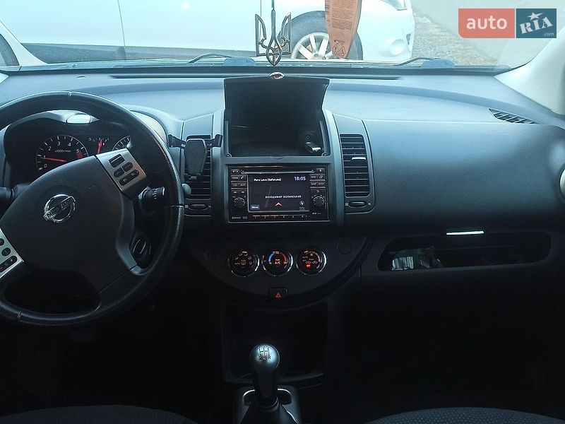 Хэтчбек Nissan Note 2012 в Владимире