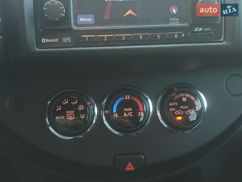 Хэтчбек Nissan Note 2012 в Владимире