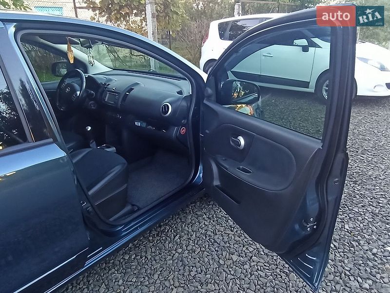Хэтчбек Nissan Note 2012 в Владимире