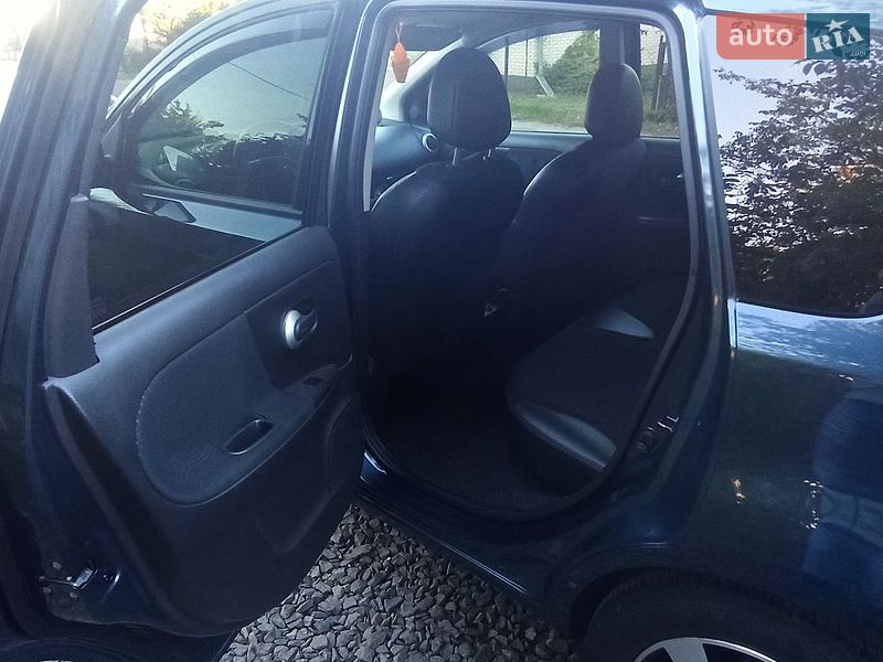 Хэтчбек Nissan Note 2012 в Владимире