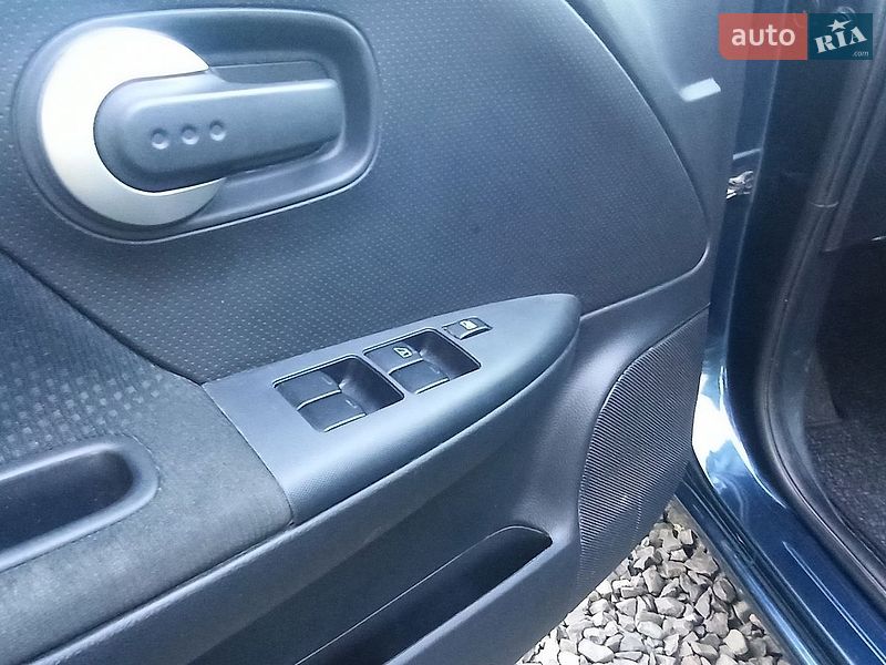 Хэтчбек Nissan Note 2012 в Владимире
