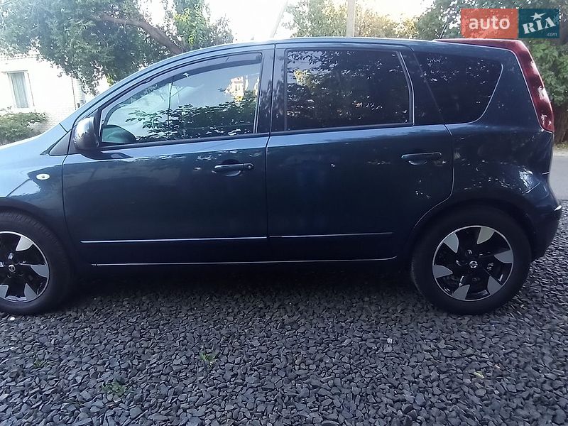 Хэтчбек Nissan Note 2012 в Владимире