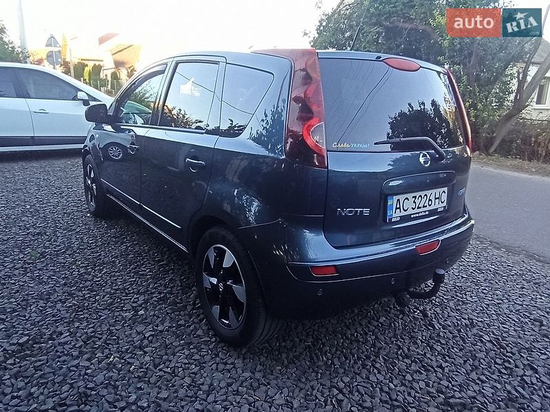 Хэтчбек Nissan Note 2012 в Владимире