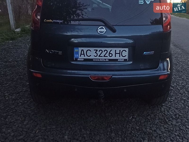Хэтчбек Nissan Note 2012 в Владимире