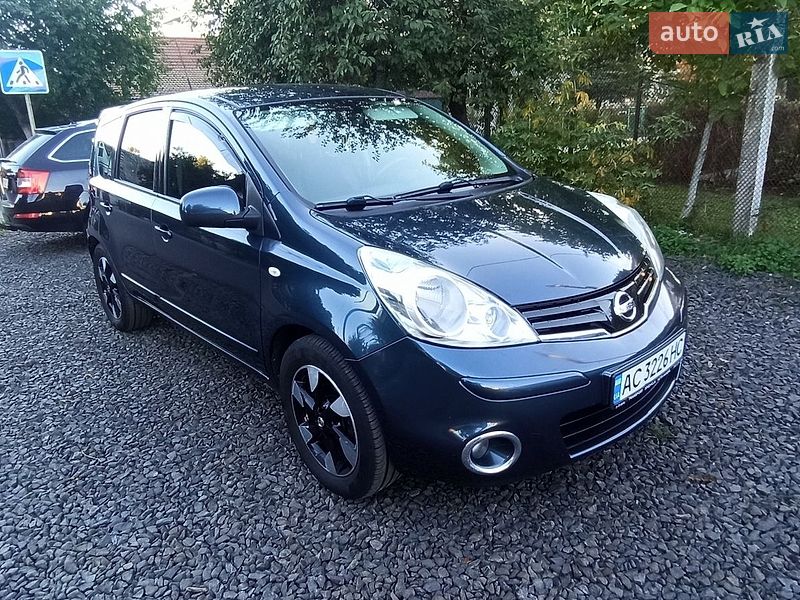 Хэтчбек Nissan Note 2012 в Владимире