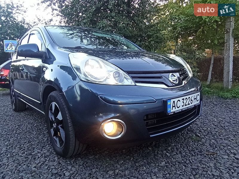 Хэтчбек Nissan Note 2012 в Владимире