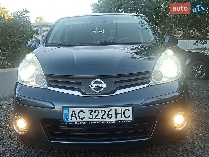 Хэтчбек Nissan Note 2012 в Владимире
