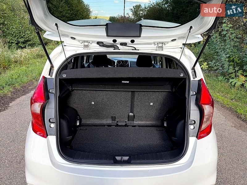 Хэтчбек Nissan Note 2015 в Мостиске