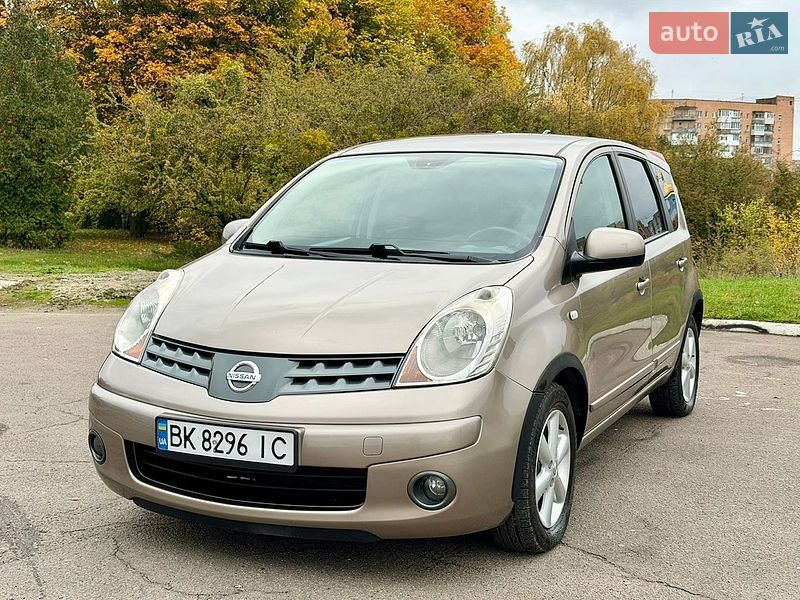 Хэтчбек Nissan Note 2008 в Ровно