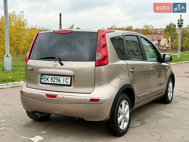 Хэтчбек Nissan Note 2008 в Ровно