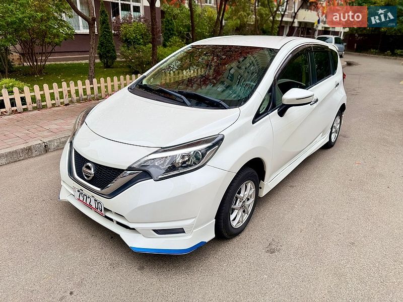 Хэтчбек Nissan Note 2016 в Киеве