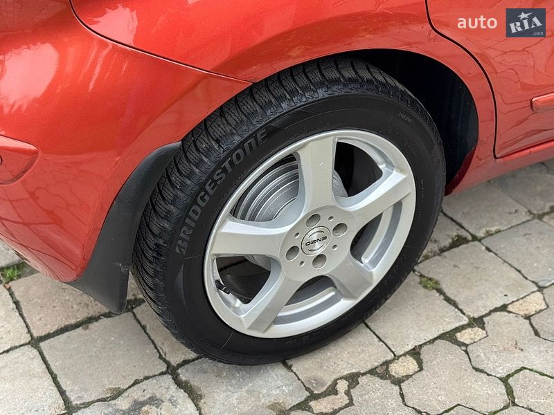 Хэтчбек Nissan Note 2007 в Ивано-Франковске