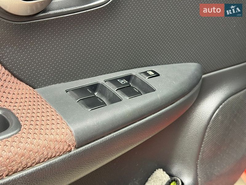 Хэтчбек Nissan Note 2007 в Ивано-Франковске