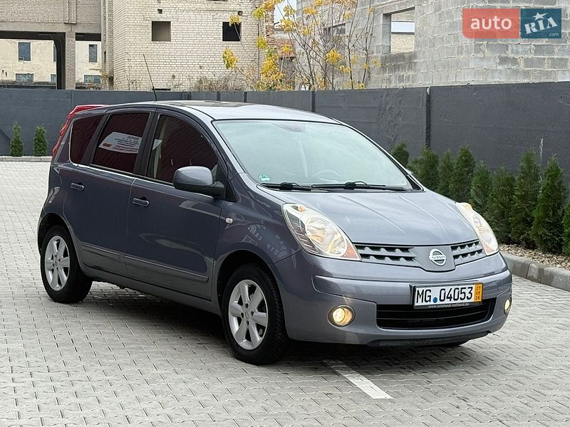 Хэтчбек Nissan Note 2007 в Дубно