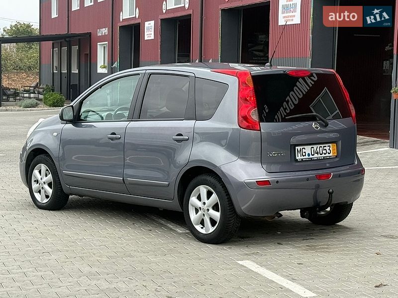 Хэтчбек Nissan Note 2007 в Дубно