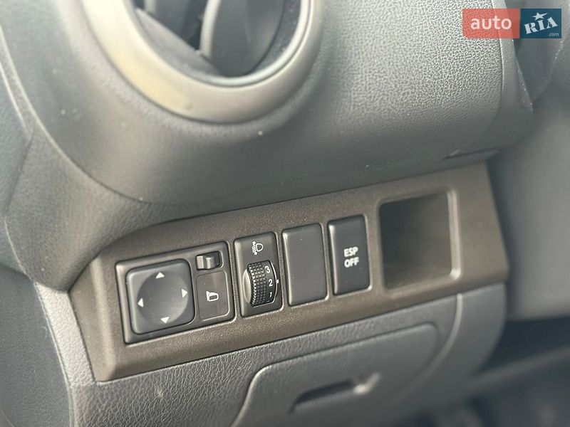 Хэтчбек Nissan Note 2007 в Дубно