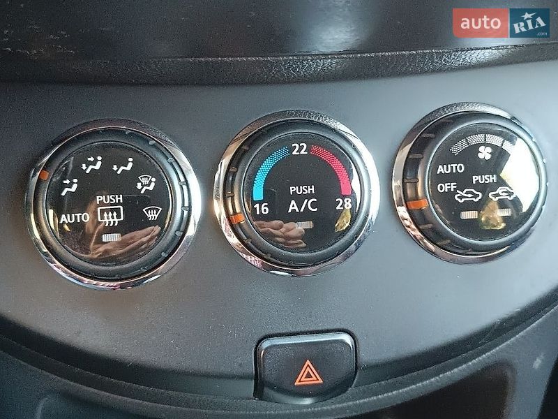 Хэтчбек Nissan Note 2010 в Одессе