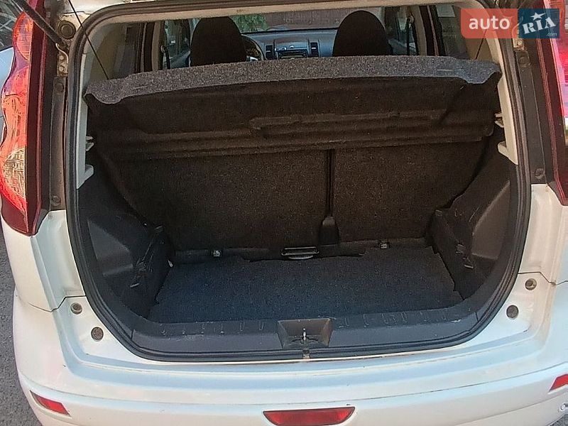 Хэтчбек Nissan Note 2010 в Одессе