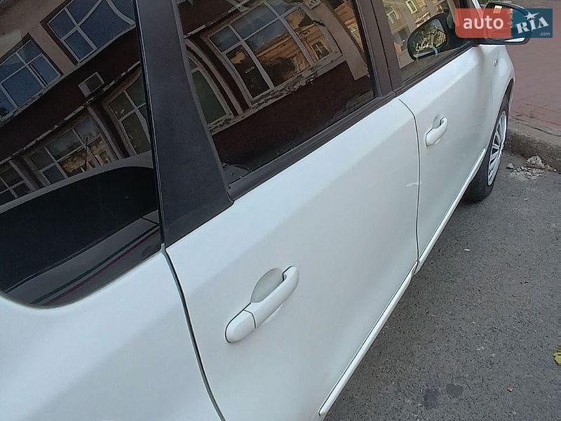 Хэтчбек Nissan Note 2010 в Одессе