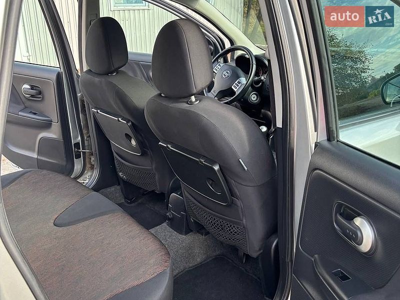 Хэтчбек Nissan Note 2009 в Полтаве