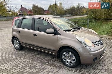 Хетчбек Nissan Note 2008 в Чернівцях