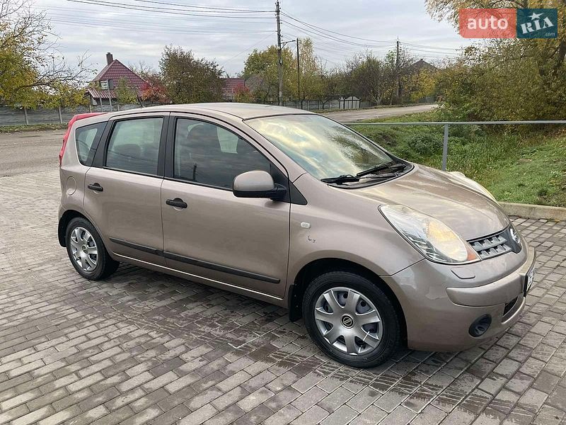 Хетчбек Nissan Note 2008 в Чернівцях