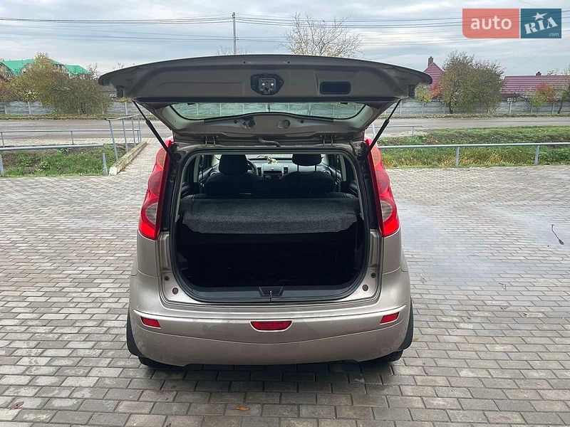 Хетчбек Nissan Note 2008 в Чернівцях