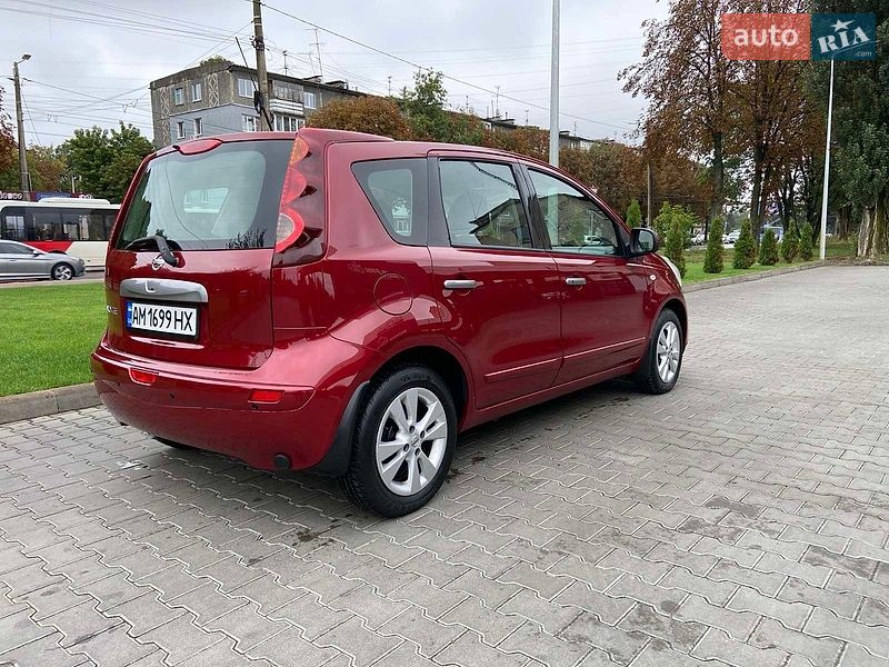 Хэтчбек Nissan Note 2011 в Житомире
