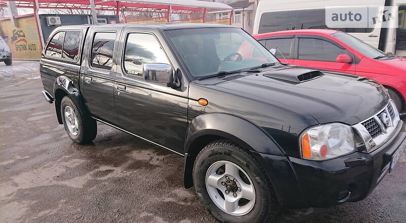 Позашляховик / Кросовер Nissan NP300 2010 в Харкові