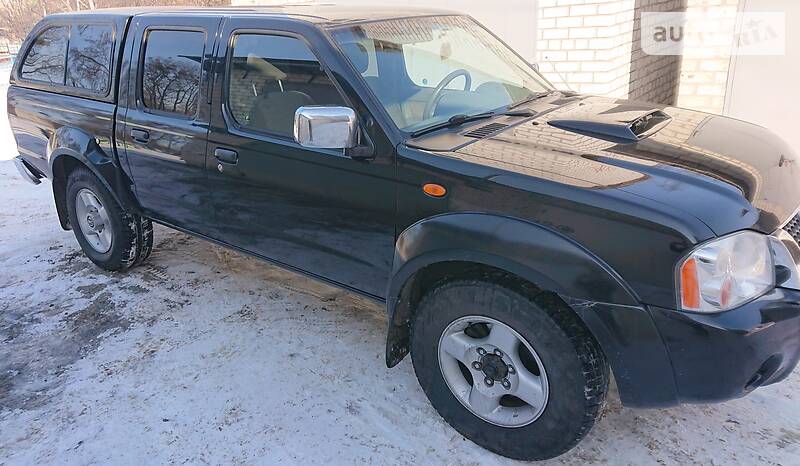 Позашляховик / Кросовер Nissan NP300 2010 в Харкові