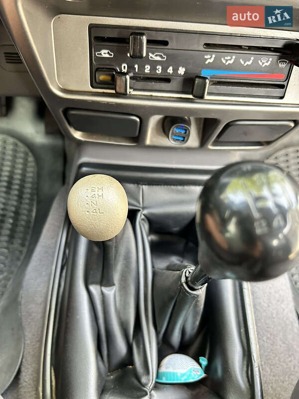 Nissan NP300 2013