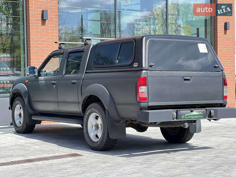 Пікап Nissan NP300 2011 в Києві