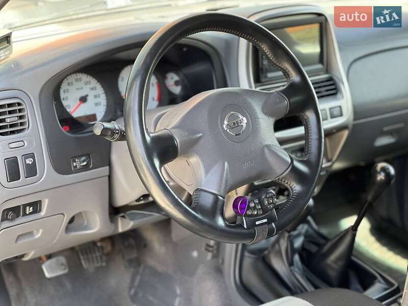 Пікап Nissan NP300 2011 в Києві