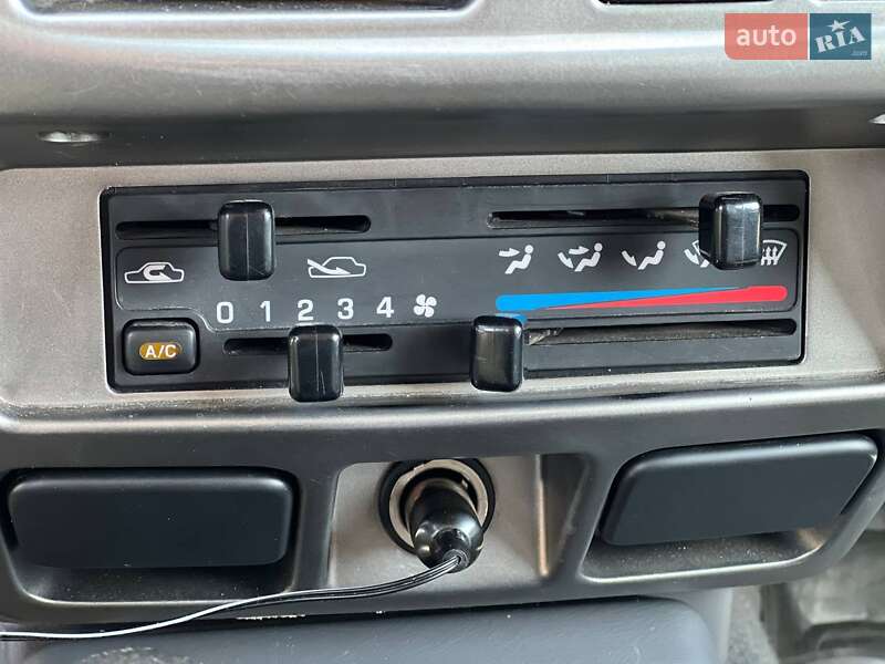 Пікап Nissan NP300 2011 в Києві