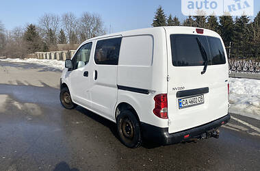 Вантажопасажирський фургон Nissan NV200 2010 в Умані