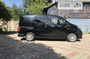 Грузовой фургон Nissan NV200 2014 в Черновцах