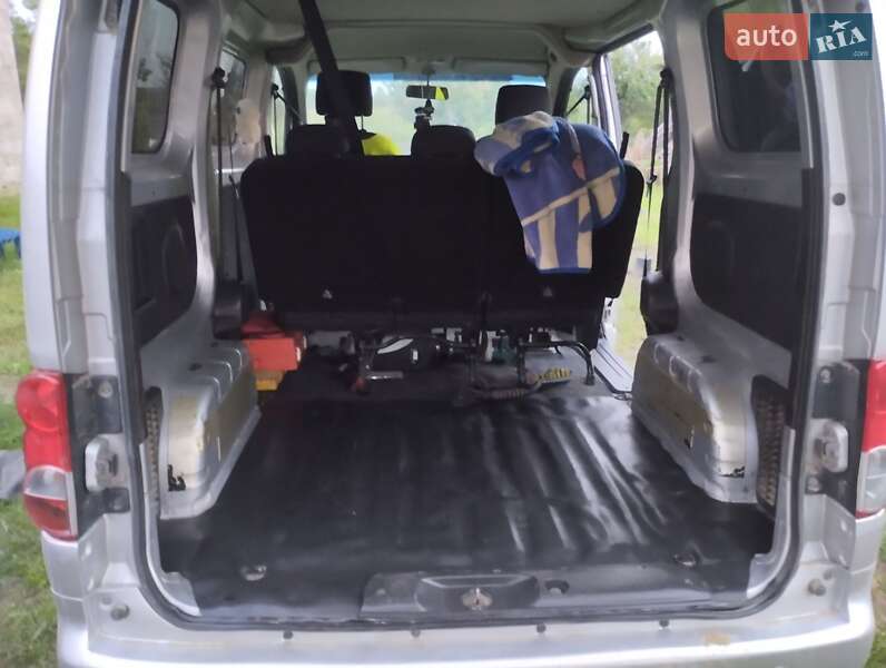 Мінівен Nissan NV200 2015 в Яворові